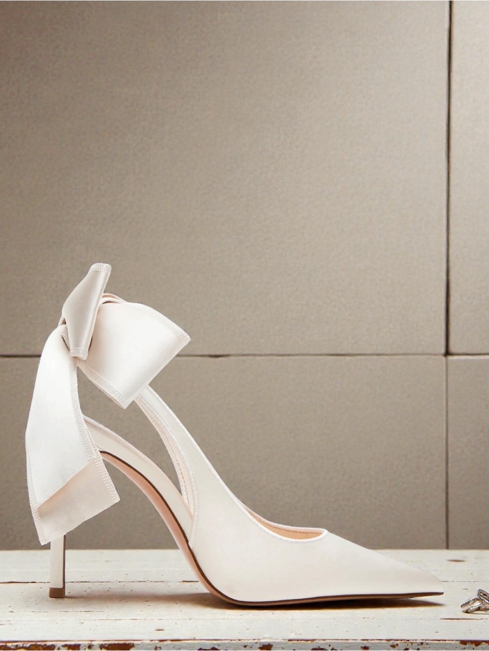 Steve Madden Cream Teacup Ivory Satin Heel NEW size 9 🤍✨